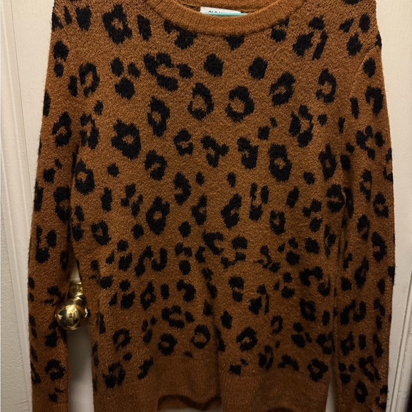 Old Navy Brown and Black Animal Print Sweater - Picture 1 of 2